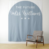 Tenture Moderne Arch bleu pour Future Mrs Bridal Shower (En situation)