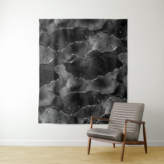 Tenture Moody Agate | Onyx Black Vampy Glam fond photo (En situation)