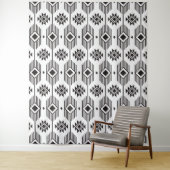 Tenture Motif géométrique ikat noir et blanc (En situation)