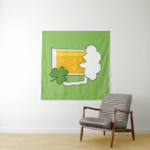 Tenture Mug de bière irlandaise avec Shamrock Clover (En situation (horizontale))