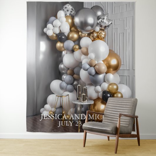 Tenture Mur de ballons argent or Anniversaire de naissance (En situation)