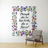 Tenture Murale Elle est Fierce Large (En situation)