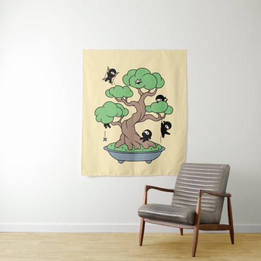 Tenture Murale Ninjas minuscules en bonsaï sur jaune (En situation)