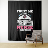 Tenture Night Shift Nurse Je sais des choses (En situation)