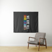 Tenture Nous sommes tous des immigrants LGBT Rainbow Ally (En situation (horizontale))