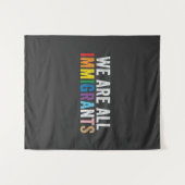 Tenture Nous sommes tous des immigrants LGBT Rainbow Ally (Devant (Horizontal))
