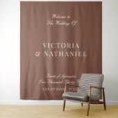 Tenture Old Money Mocha Brown Fabric Wedding Welcome Sign (En situation)