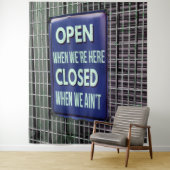 Tenture Open Sign Funny, Closed Sign Funny (En situation)