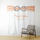 Tenture Orange Ruban Silver Infinity Mariage fond (En situation)