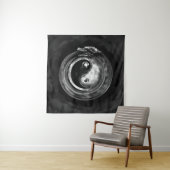 Tenture Ouroboros Yin - Yang (En situation)