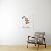 Tenture Ours avec panneau de bienvenue à 3 ballons bleus (En situation)