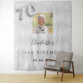 Tenture Pailleté de photo argentée pour un 70e anniversair (En situation)
