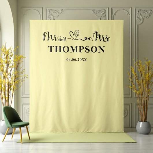 Tenture Pale Yellow | Mr and Mrs Elegant Simple Backdrop