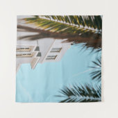 Tenture Palmier près d'un bâtiment en béton blanc (Devant (Horizontal))