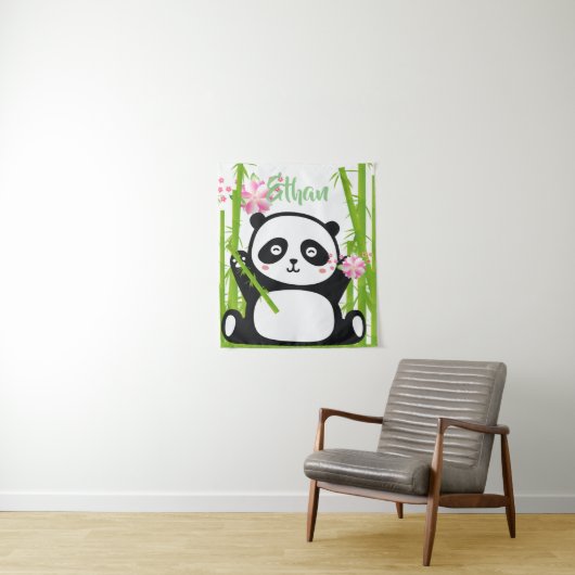 Tenture Panda heureux avec bambou et fleurs de cerisiers (En situation)