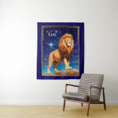 Tenture Panneau Leo Zodiac sous ciel étoilé (En situation)