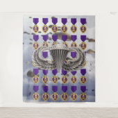 Tenture PARACHUTES, CŒUR POURPRE et AILES AEROPORTEES (Devant)