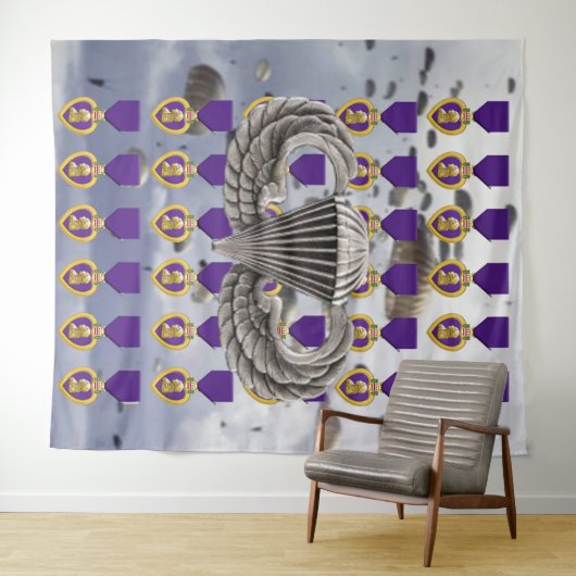 Tenture PARACHUTES, COEUR POURPULAIRE et AILES AÉRIENNES (En situation (horizontale))