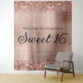 Tenture Parties scintillant or rose et Foil Sweet 16 Bienv (En situation)