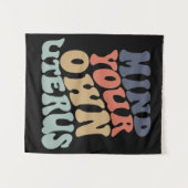 Tenture Pensez à votre propre utérus féministe (Devant (Horizontal))