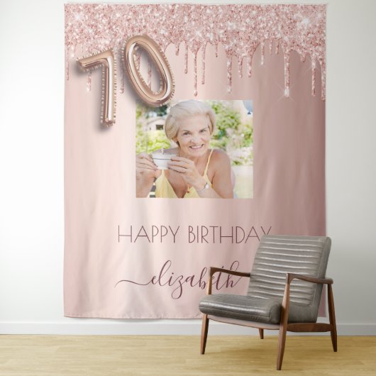 Tenture photo de fête des 70 ans rose gold pailleté rose (En situation)