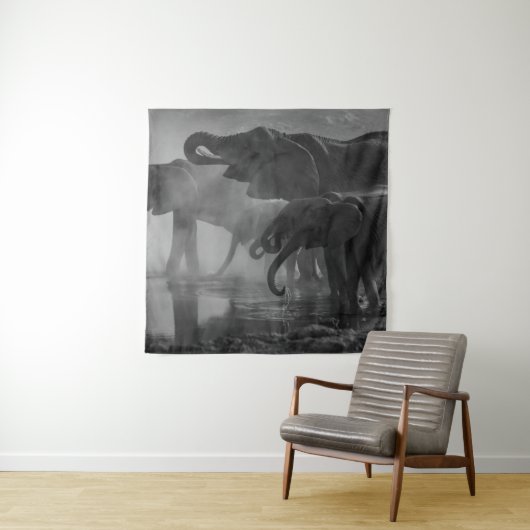 TENTURE PHOTO GRAYSCALE D'ÉLÉPHANTS EN EAU POTABLE (En situation)