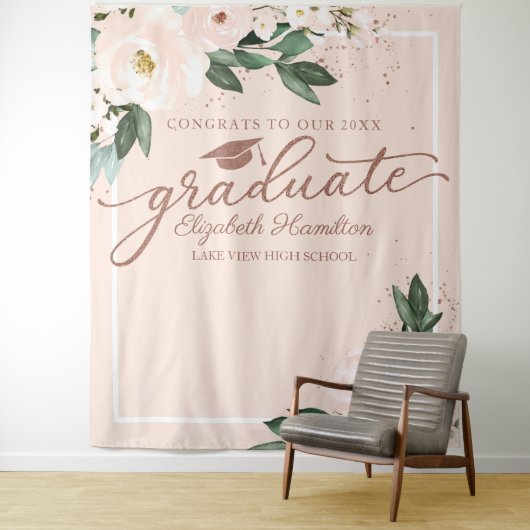 Tenture Pink Blush Floral Graduation Party Photo fond (En situation)