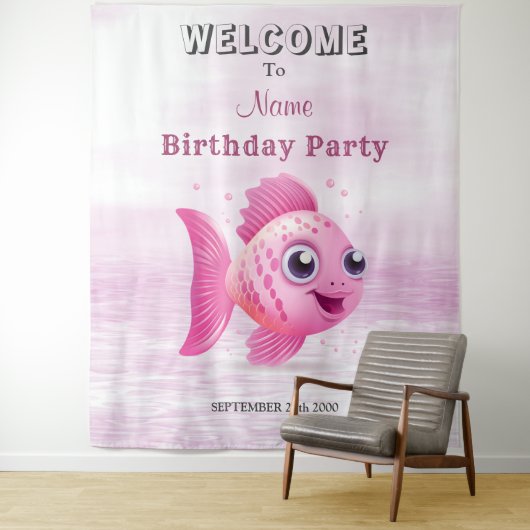 Tenture Pink Fish Anniversaire (En situation)