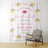 Tenture Pink Freshly Lemon Citrus Graduation Decor (En situation)