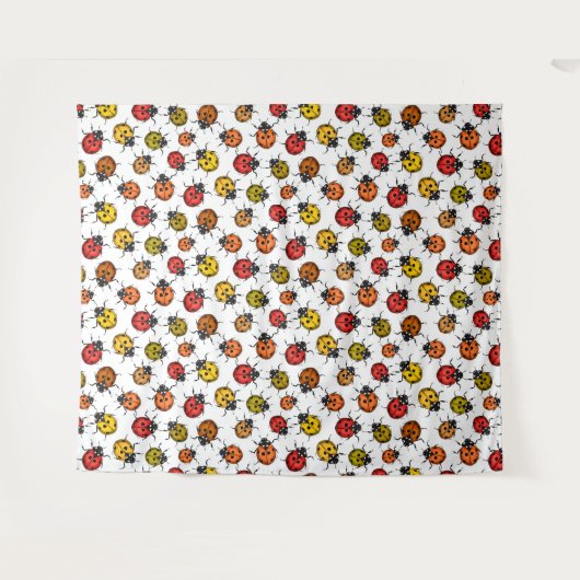 Tenture Poupons colorés sur blanc (Devant (Horizontal))