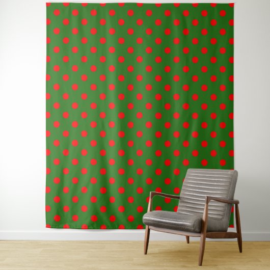 Tenture Red On Green Polka Dots Pattern Design (En situation)