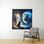 Tenture Réflexion magique : Chat noir et Lion blanc (En situation)