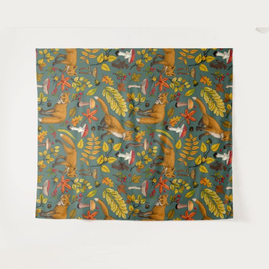 Tenture Renard d'automne sur pin vert (Devant (Horizontal))
