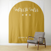 Tenture Retro Miss to Mrs Shower Nuptial Moutarde Bohème (En situation)