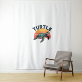 Tenture Retro Turtle T-Shirt (En situation)