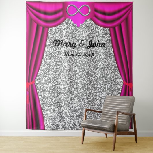 Tenture Rideau rose à paillettes argentées en forme d'infi (En situation)