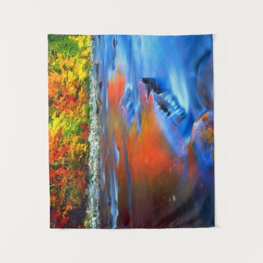 Tenture Rivière Swift reflétant les couleurs de l'automne (Devant)