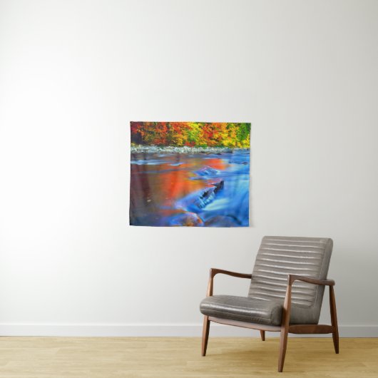 Tenture Rivière Swift reflétant les couleurs de l'automne (En situation (horizontale))
