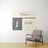 Tenture Robe blanche élégante sur gris - Baby shower de ma (En situation (horizontale))