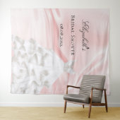 Tenture Robe de mariée rose poudré blanc nom de la mariée (En situation (horizontale))