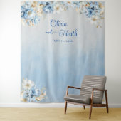 Tenture Romance Bleu Floral avec Or (En situation)