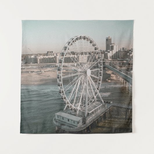 TENTURE ROUE DE FERRIS BLANC PRÈS DE L'EAU (Devant)
