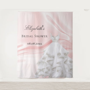 Tenture Rouge pastel mariage robe blanche nom de la mariée