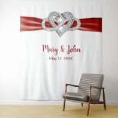 Tenture Rouge Ruban Infinity Mariage de coeur fond (En situation)