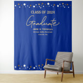 Tenture Royal Blue Gold Class of 2024 backdrop graduation (En situation)