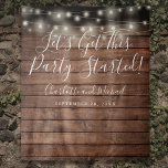 Tenture Rustic String Lights Party Début photo fond<br><div class="desc">Avec de jolies lampes à cordes et un script de typographie chic sur un arrière - plan de panneaux de bois,  ce décor chic de stand photo peut être personnalisé avec votre message,  noms et date spéciale. Conçu par Thisisnotme©</div>