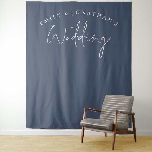 Tenture Script Dusty Mariage bleu marine Arrière - plan ph (En situation)