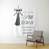 Tenture She Did It Black Bow Graduation Party (En situation)