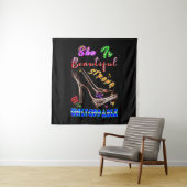 Tenture She Is Beautiful Strong Unstoppable (En situation)