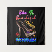 Tenture She Is Beautiful Strong Unstoppable (Devant)